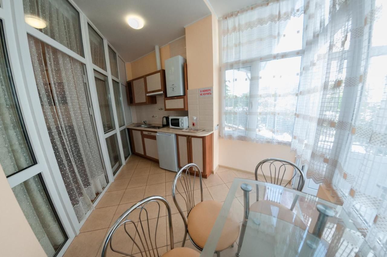 Апартаменты Rooms on Chernomorskaya Naberezhnaya Феодосия-23
