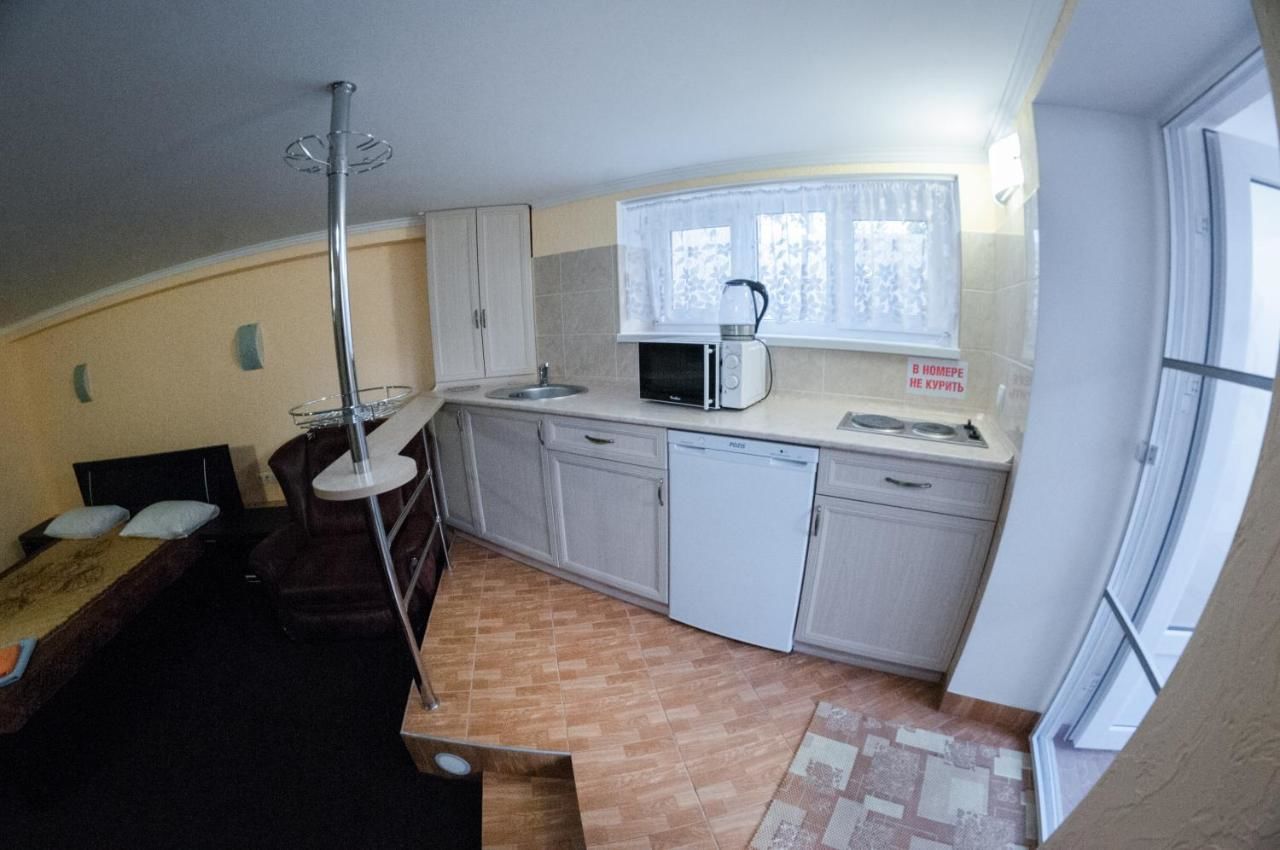 Апартаменты Rooms on Chernomorskaya Naberezhnaya Феодосия-36