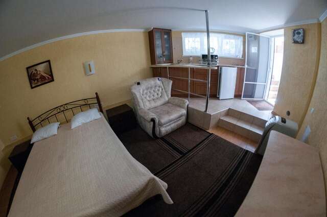 Апартаменты Rooms on Chernomorskaya Naberezhnaya Феодосия-40